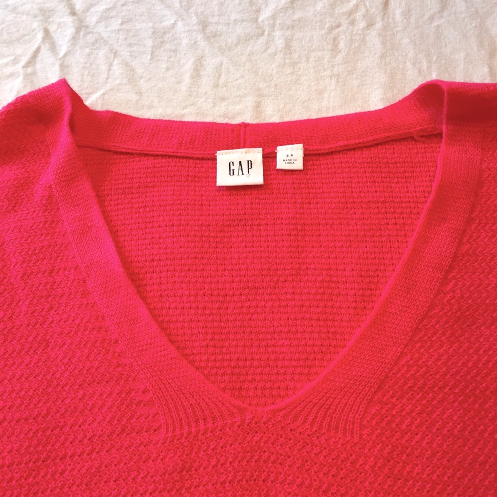Gap fuscha pink sweater Sz small